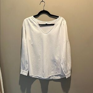 Classic White V-Neck Long Sleeve Top